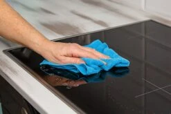 BiOHY Glaskeramik Kochfeldreiniger (3x1l Flasche) | Optimal Zur Reinigung Und Pflege Von Kochfeld Und Induktion | Geeignet Für ALLE GERÄTE -Reinigung Und Waschen 43b6102c 21e9 47a2 a97f 67f36c8e630c